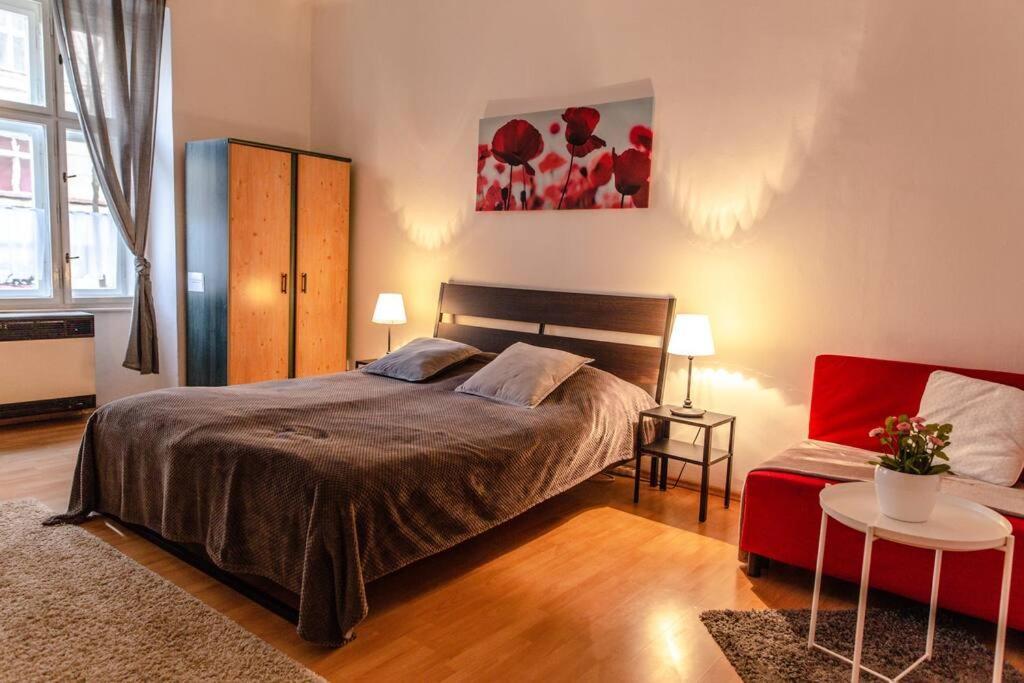 Cozy Apartment In Prague'S Best Area Екстер'єр фото